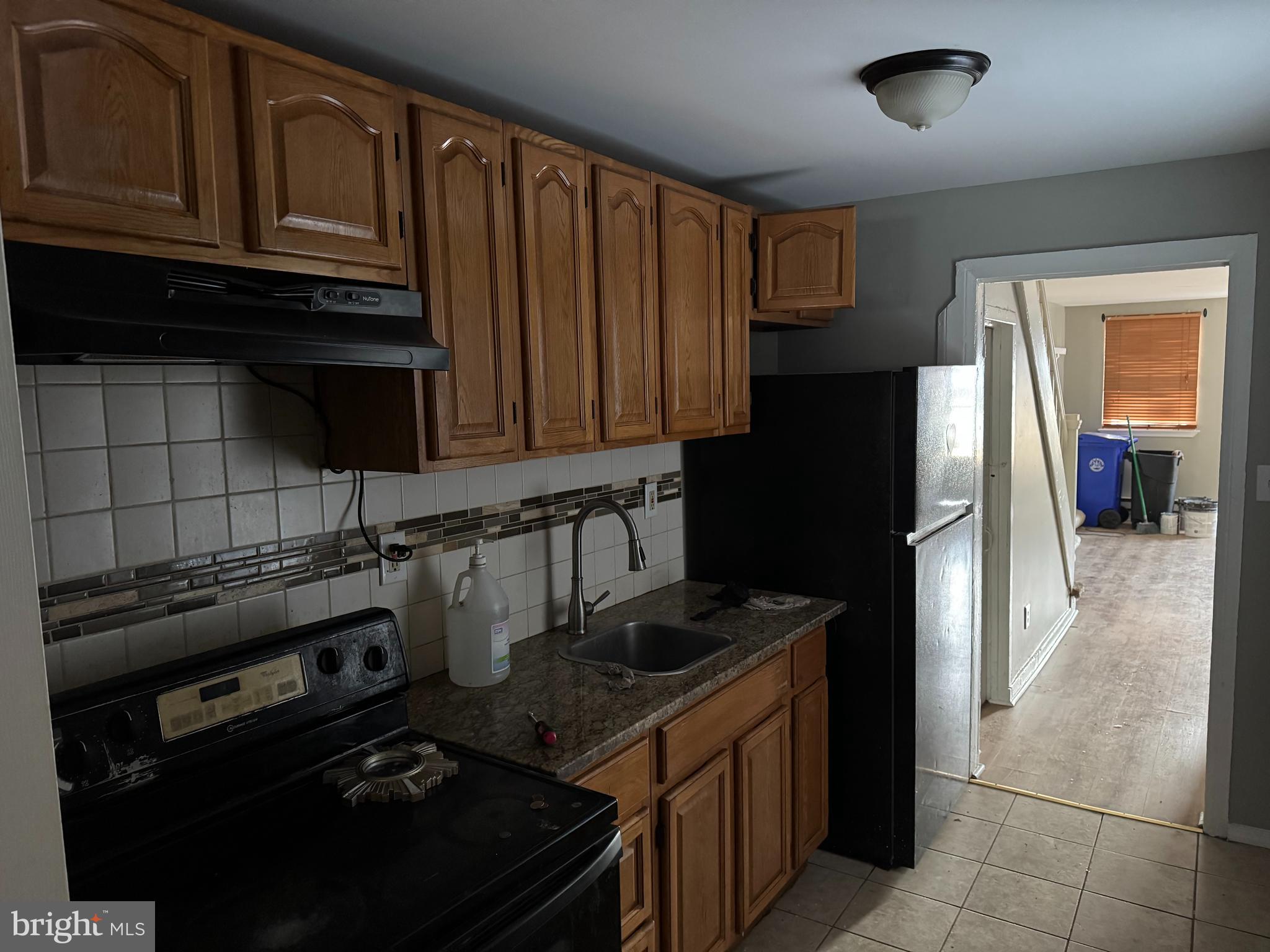 237 Maple Street Reading, PA 19602 - Photo 2 of 8 Gallery Image 2