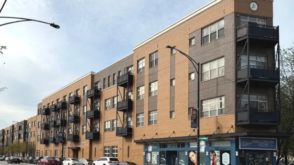$3,000 | 2915 North Clybourn Avenue, Unit 409, Chicago, IL 60618