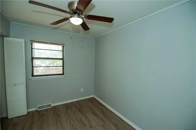 $195,000 | 913 Northwest Camelot Court, Blue Springs, MO 64015