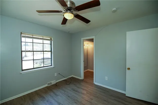 $195,000 | 913 Northwest Camelot Court, Blue Springs, MO 64015