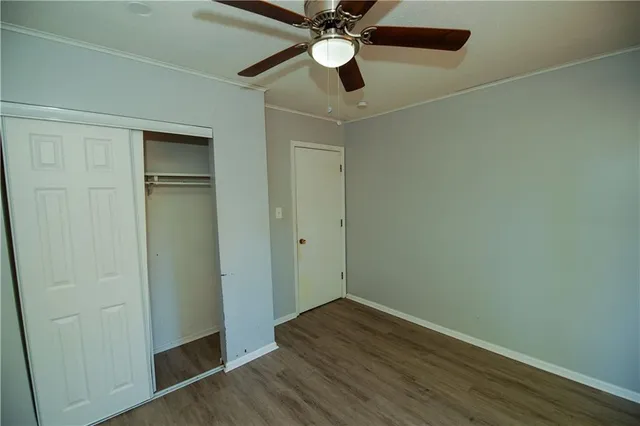 $195,000 | 913 Northwest Camelot Court, Blue Springs, MO 64015