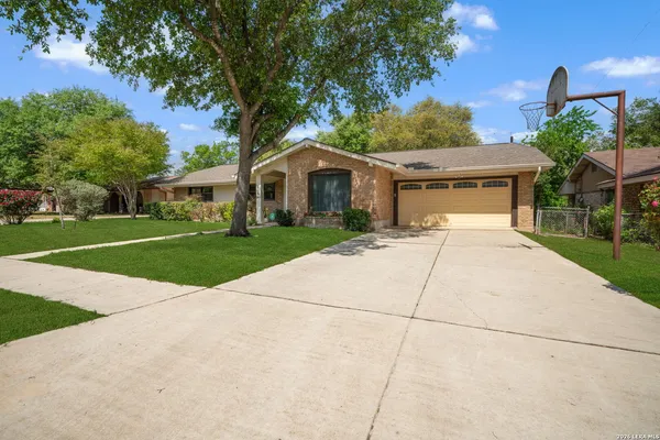 $2,500 | 11611 Veradero Drive, San Antonio, TX 78216