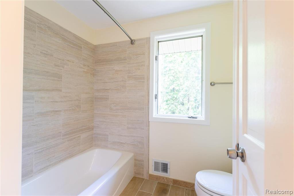 8443 Bridge Road Grosse Ile, MI 48138 - Photo 30 of 33