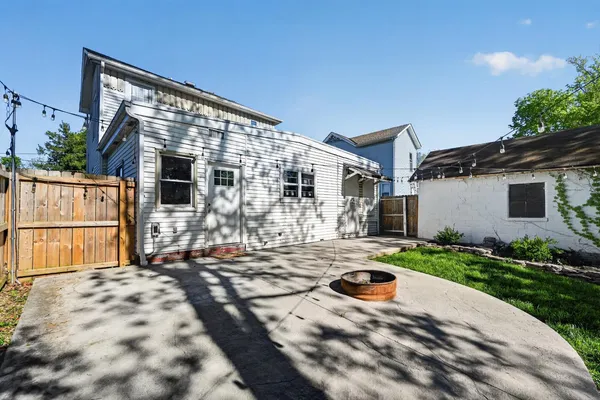 $272,500 | 416 Manchester Street, Aurora, IN 47001