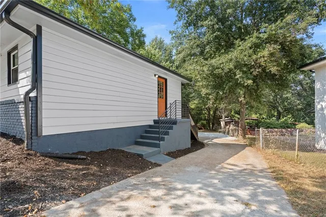 $2,500 | 33 Smyrna Powder Springs Road Southeast, Marietta, GA 30060