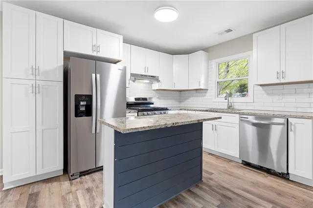 $2,500 | 33 Smyrna Powder Springs Road Southeast, Marietta, GA 30060