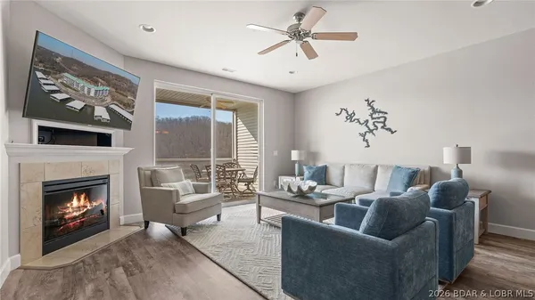 $420,000 | 186 Sunset Palms Drive, Unit 2Q, Camdenton, MO 65020