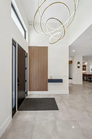 a view of entryway with a rug