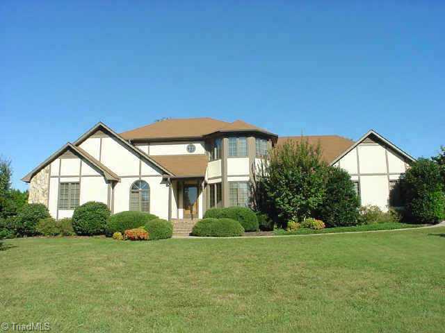 4491 Cotswold Road Pfafftown, NC 27040 - Photo 1 of 9 Exterior Front.