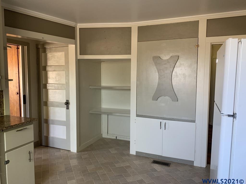 1407 Southwest Fairview Avenue Dallas, OR 97338 - Photo 14 of 23 Gallery Image 14