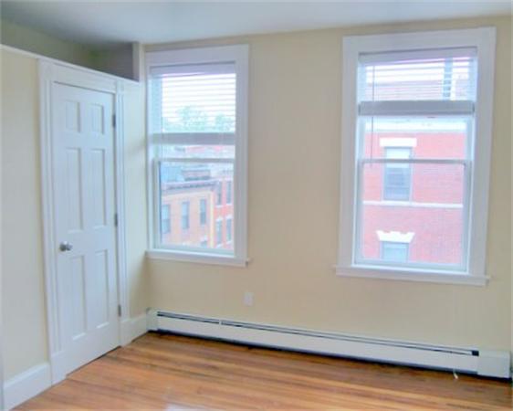 55 Phillips Street, Unit 7 Boston, MA 02114 - Photo 3 of 7