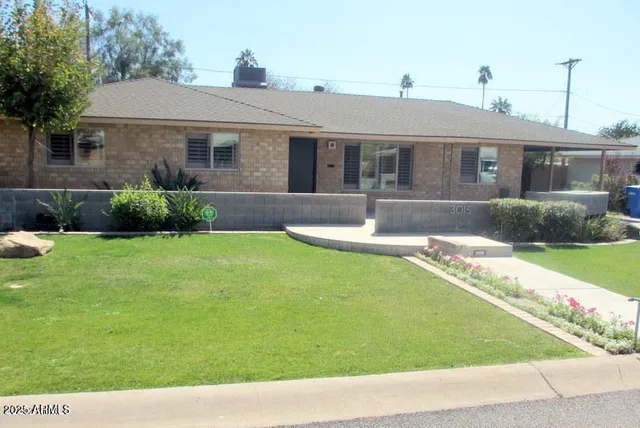 $2,950 | 3015 East Montecito Avenue, Phoenix, AZ 85016