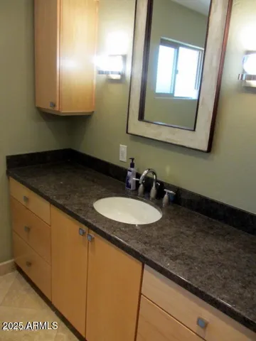 $2,950 | 3015 East Montecito Avenue, Phoenix, AZ 85016