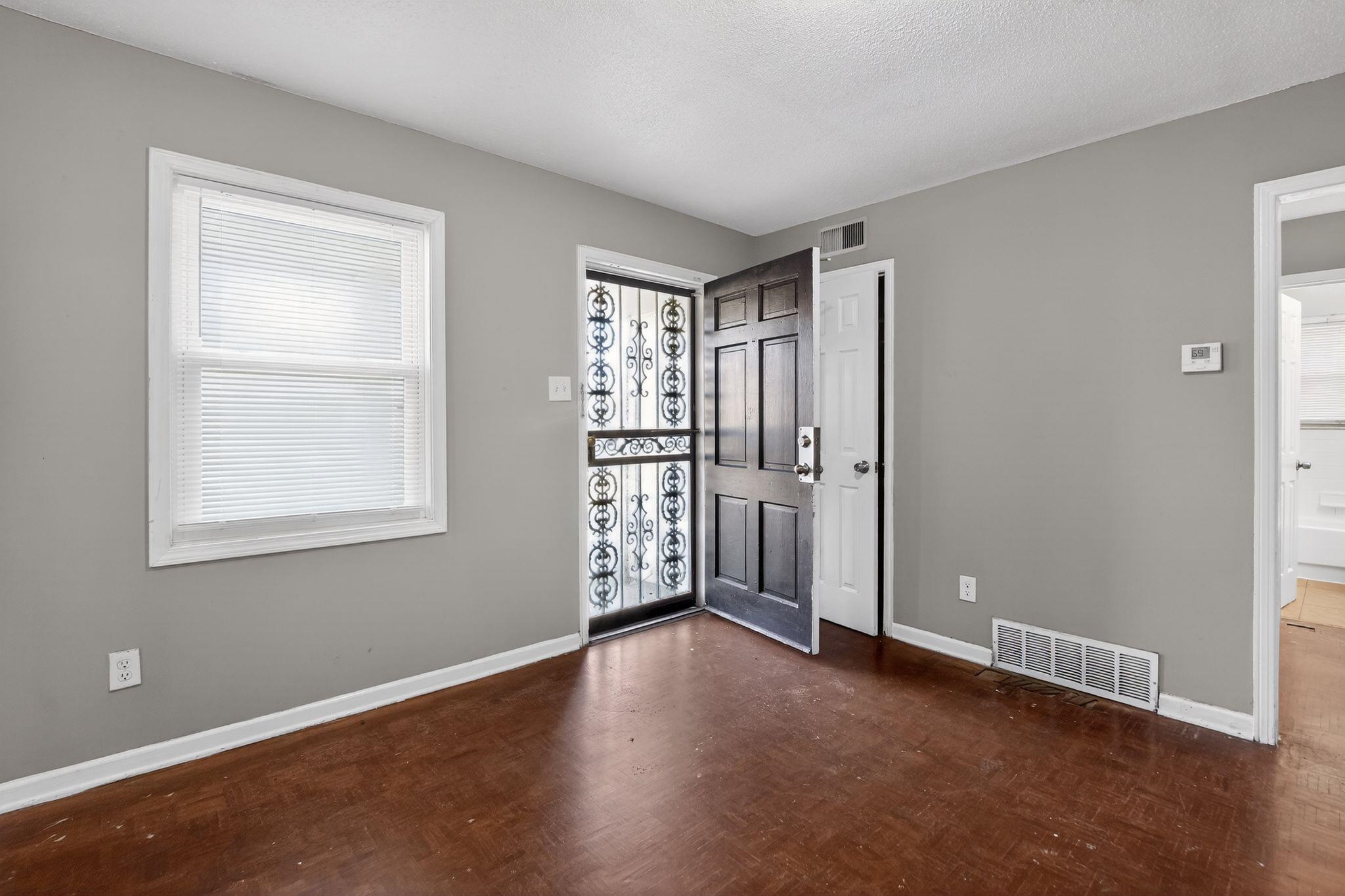 4118 Westmont Road Memphis, TN 38109 - Photo 15 of 37