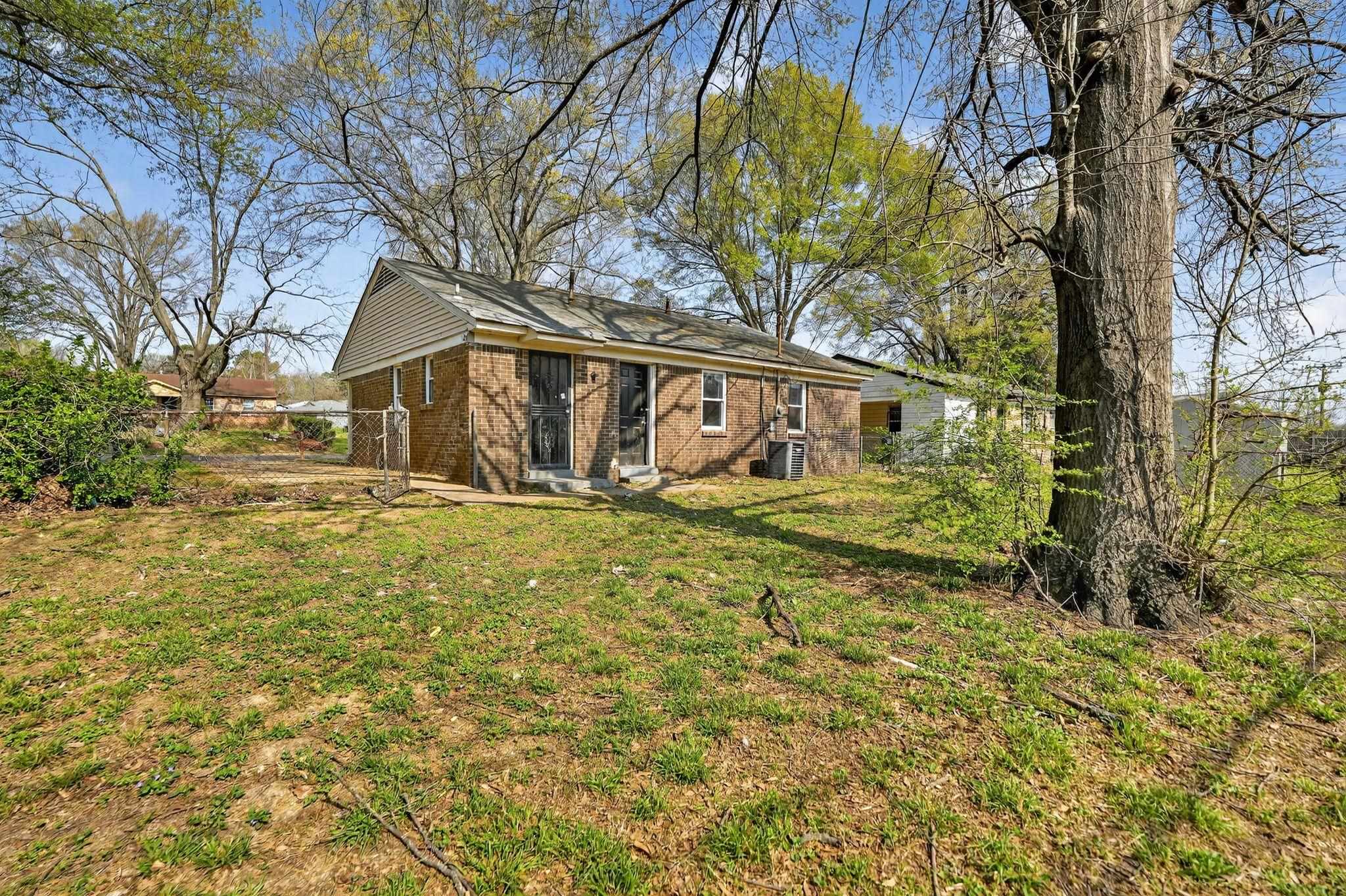 4118 Westmont Road Memphis, TN 38109 - Photo 4 of 37