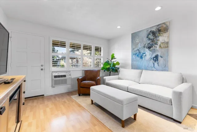 $519,000 | 426 North Street, Unit 14, Healdsburg, CA 95448