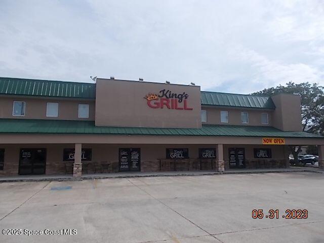 a front view of a building