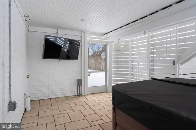 $950,000 | 105 Bugle Court Northeast, Leesburg, VA 20176