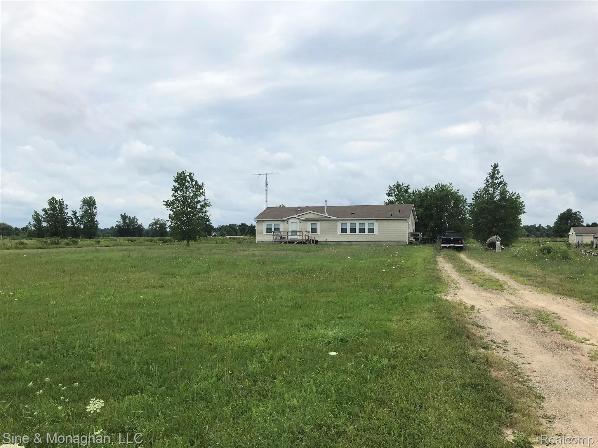 7135 Martin Road Imlay City, MI 48444 - Photo 2 of 34 IMG_4987.jpg