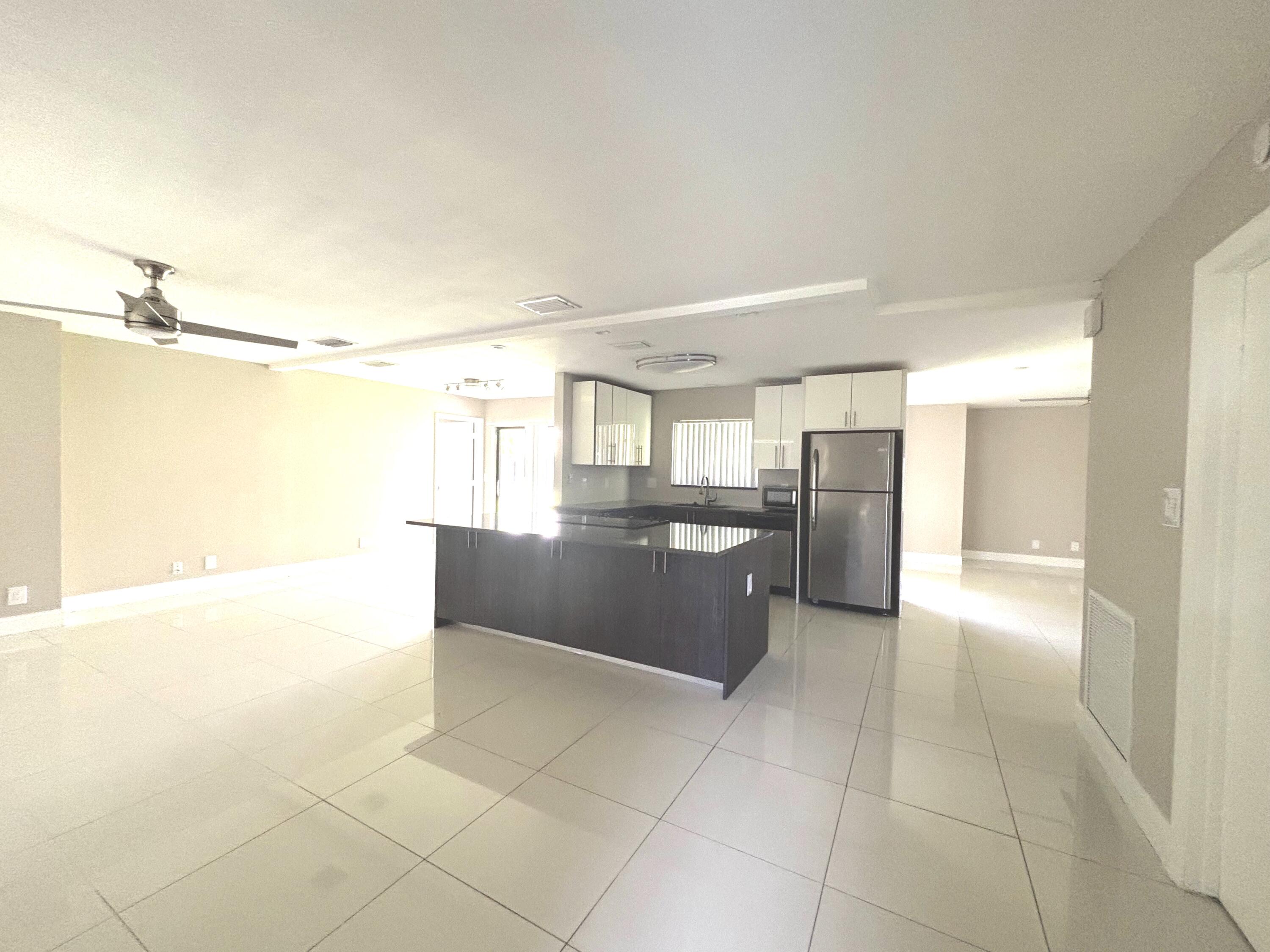 210 Oregon Lane Boca Raton, FL 33487 - Photo 3 of 8 IMG_2268