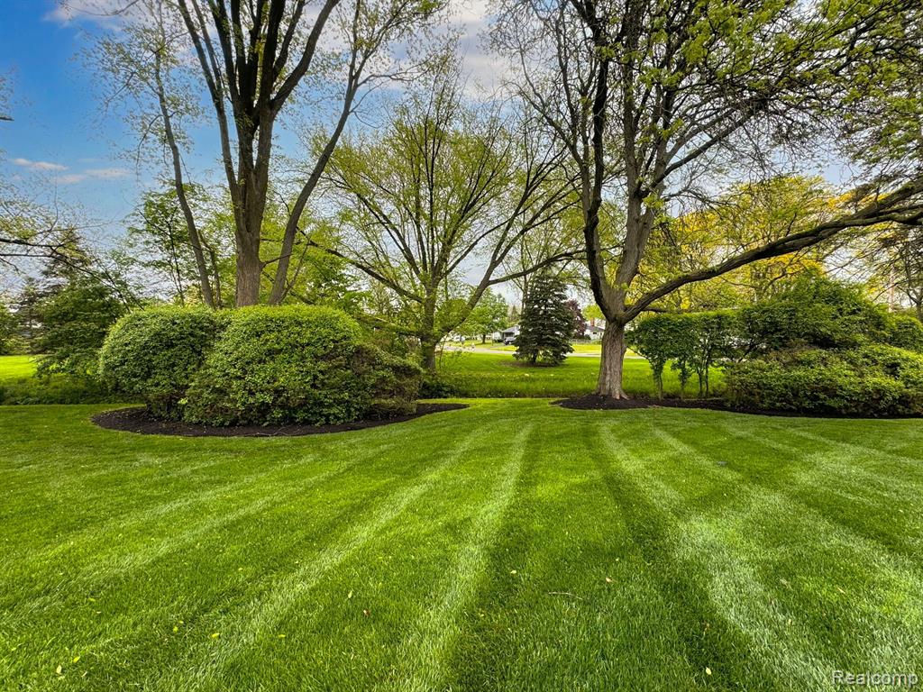 29958 Barwell Road Farmington Hills, MI 48334 - Photo 47 of 48