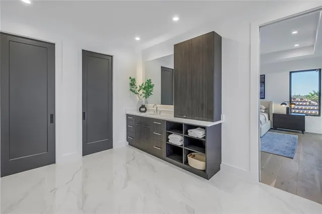 $5,950,000 | 2081 Michigan Avenue Northeast, St. Petersburg, FL 33703