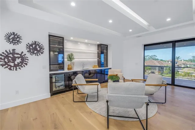 $5,950,000 | 2081 Michigan Avenue Northeast, St. Petersburg, FL 33703