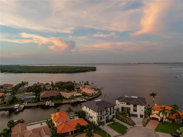 $5,950,000 | 2081 Michigan Avenue Northeast, St. Petersburg, FL 33703