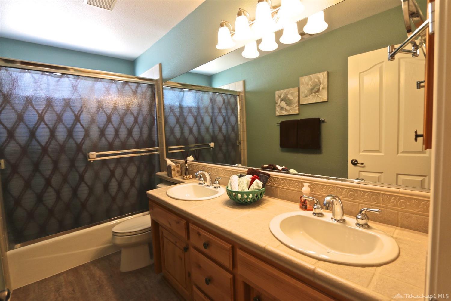 29271 North Lower Valley Road Tehachapi, CA 93561 - Photo 40 of 52 Gallery Image 40
