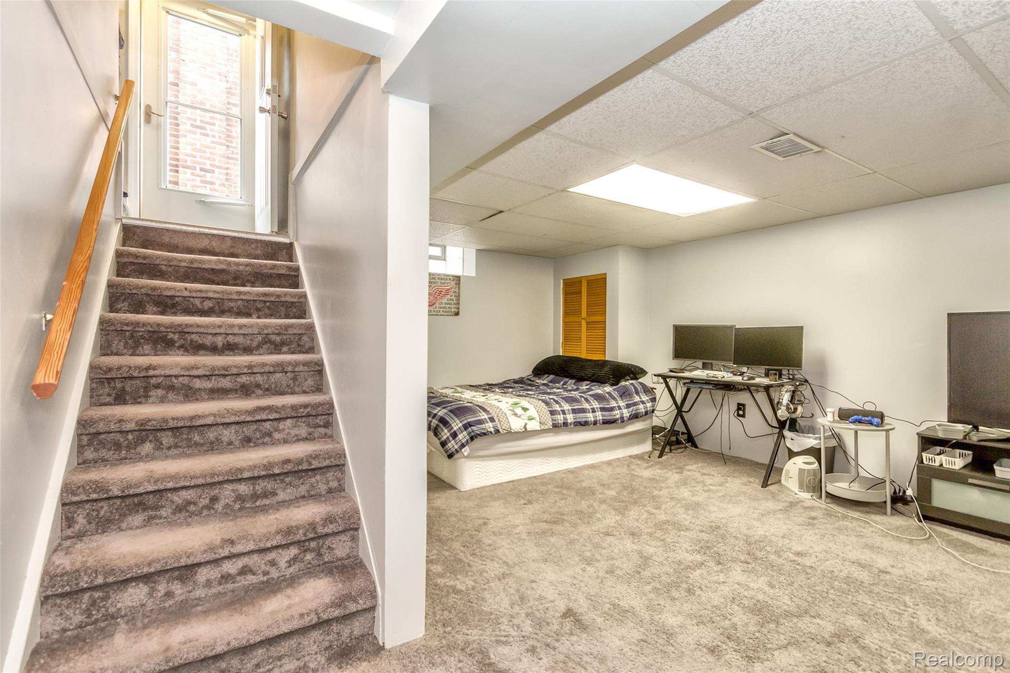 9908 Ruth Avenue Allen Park, MI 48101 - Photo 22 of 31 18.jpg