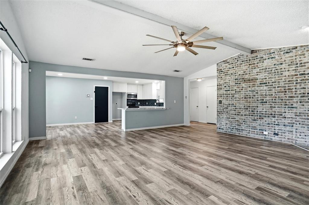 261 Timberlake Drive Azle, TX 76020 - Photo 9 of 32