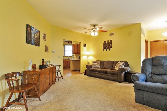 1278 Rhodes Lane Naperville, IL 60540 - Photo 3 of 10