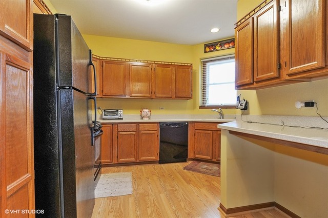 1278 Rhodes Lane Naperville, IL 60540 - Photo 4 of 10