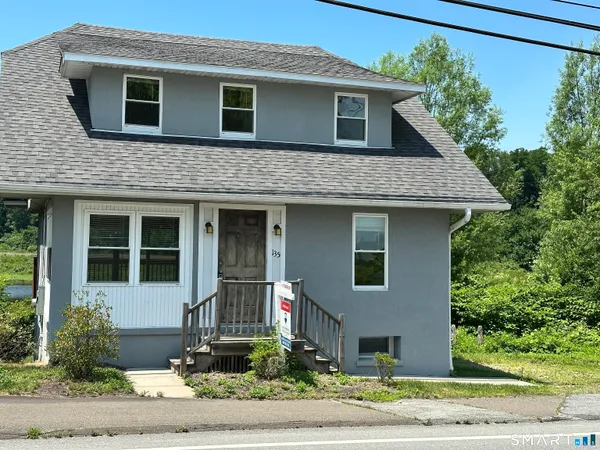 $525,000 | 135 Middlesex Avenue, Chester, CT 06412