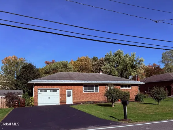 $339,900 | 442 Russell Road, Bethlehem, NY 12203