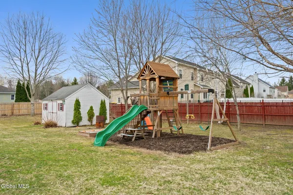 $339,900 | 442 Russell Road, Bethlehem, NY 12203