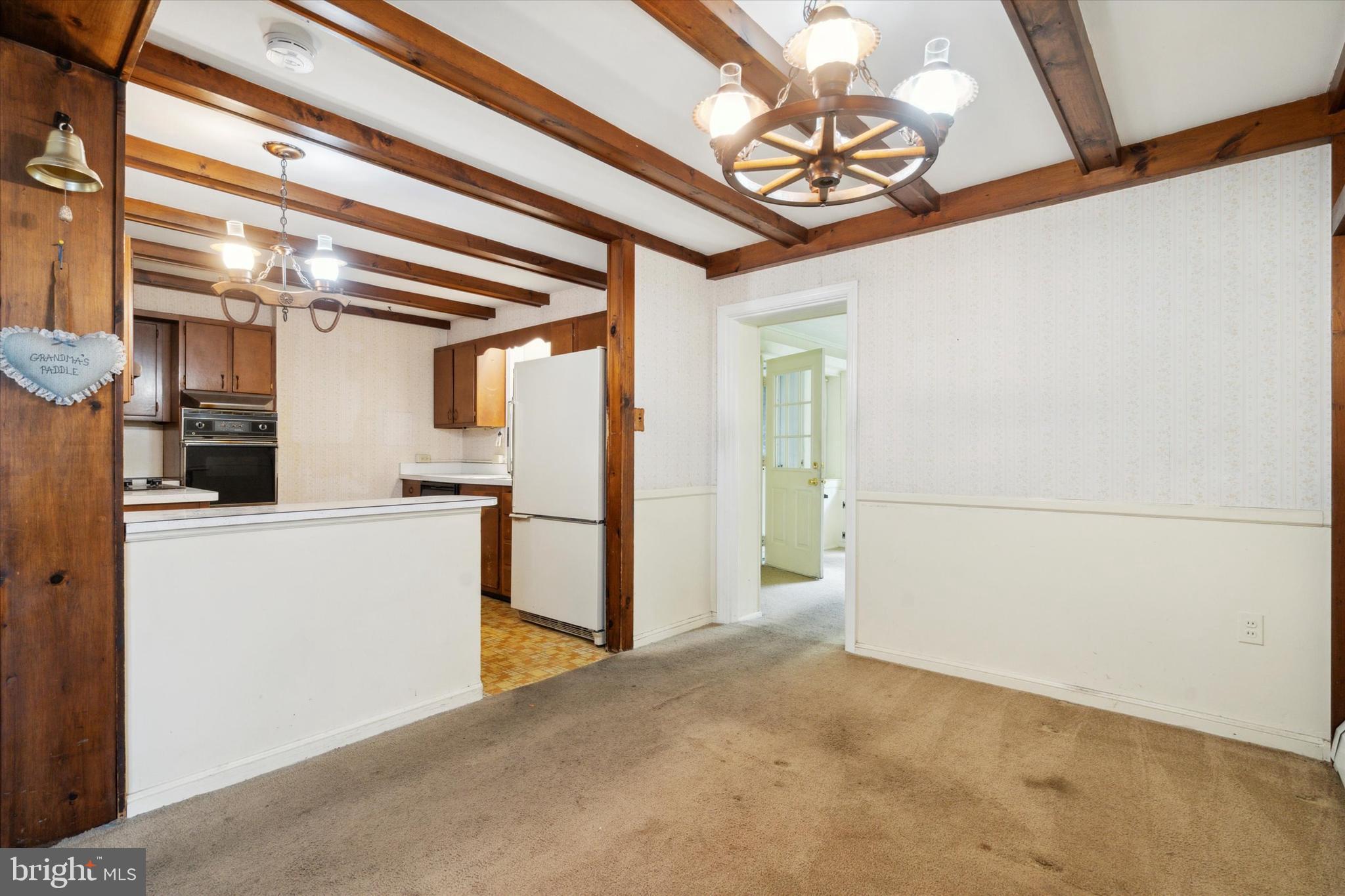 9820 Woodfern Road Philadelphia, PA 19115 - Photo 6 of 25 Gallery Image 6