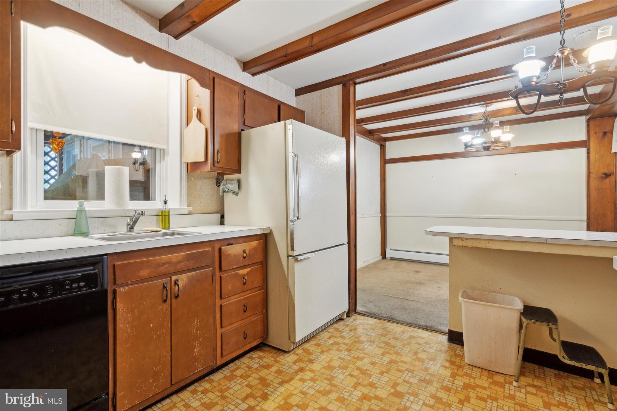 9820 Woodfern Road Philadelphia, PA 19115 - Photo 10 of 25 Gallery Image 10