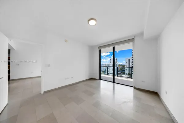 $7,950 | 88 Southwest 7th Street, Unit 1004, Miami, FL 33130