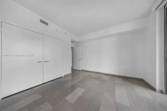 $8,500 | 88 Southwest 7th Street, Unit 1004, Miami, FL 33130