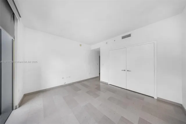 $8,500 | 88 Southwest 7th Street, Unit 1004, Miami, FL 33130