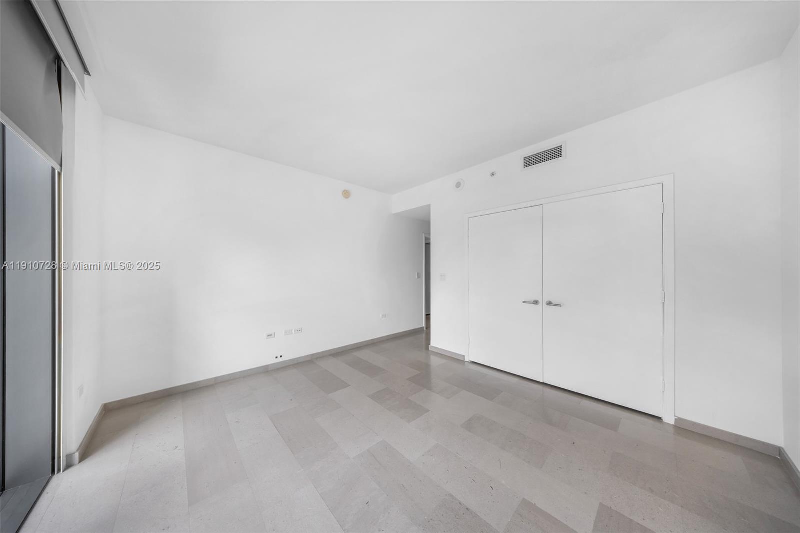 88 Southwest 7th Street, Unit 1004 Miami, FL 33130 - Photo 31 of 40 a view of an empty room