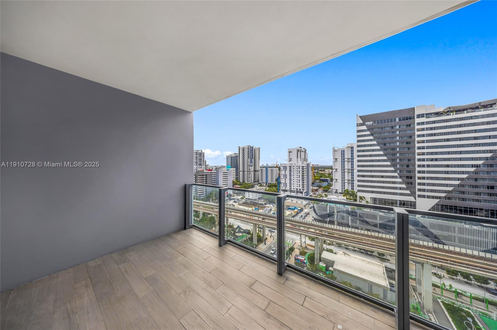 88 Southwest 7th Street, Unit 1004 Miami, FL 33130 - Photo 34 of 40 a view of a terrace with city view