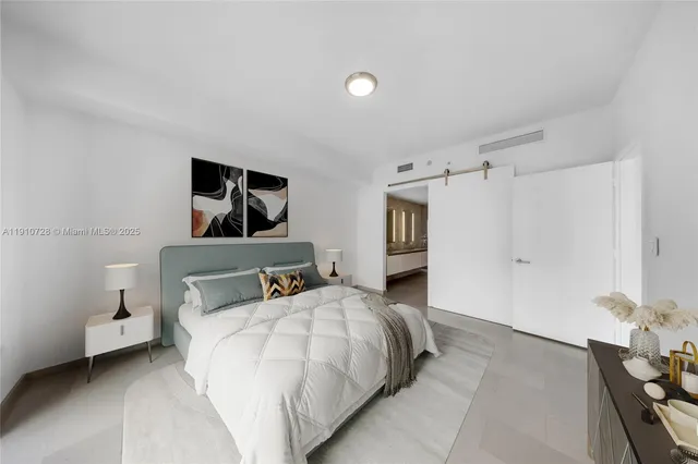 $8,500 | 88 Southwest 7th Street, Unit 1004, Miami, FL 33130