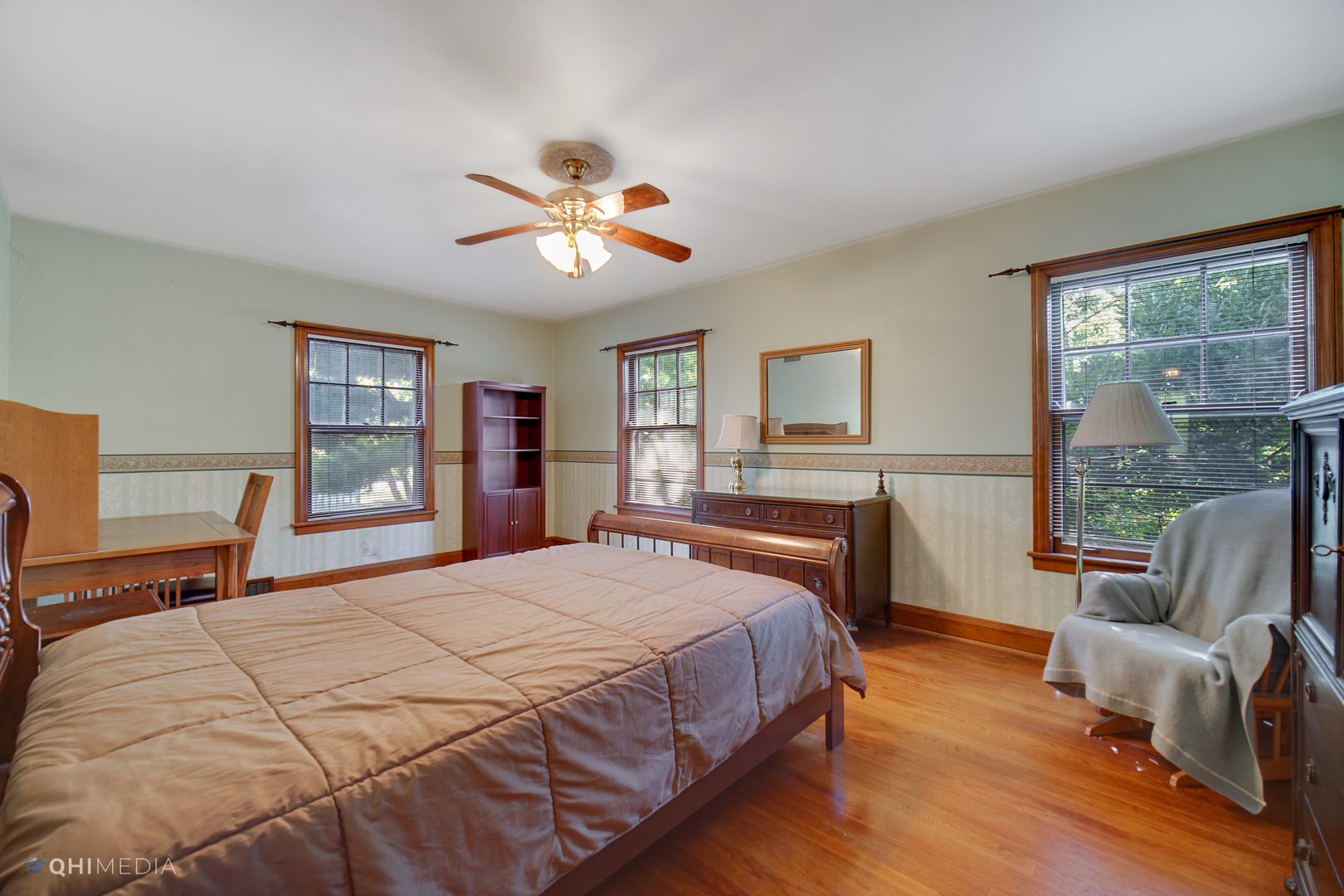10151 South Bell Avenue Chicago, IL 60643 - Photo 16 of 22 a bedroom with a large bed and a large window