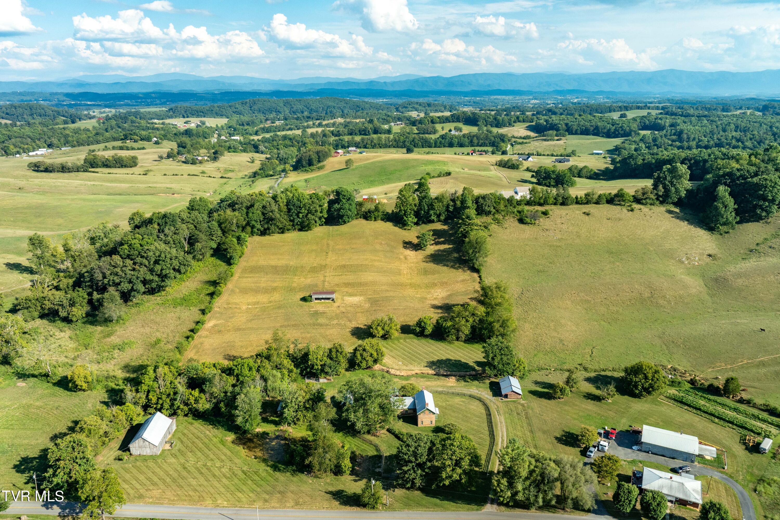 342 Glendale Road Limestone, TN 37681 - Photo 11 of 112 342 Glendale Rd (15 of 180)
