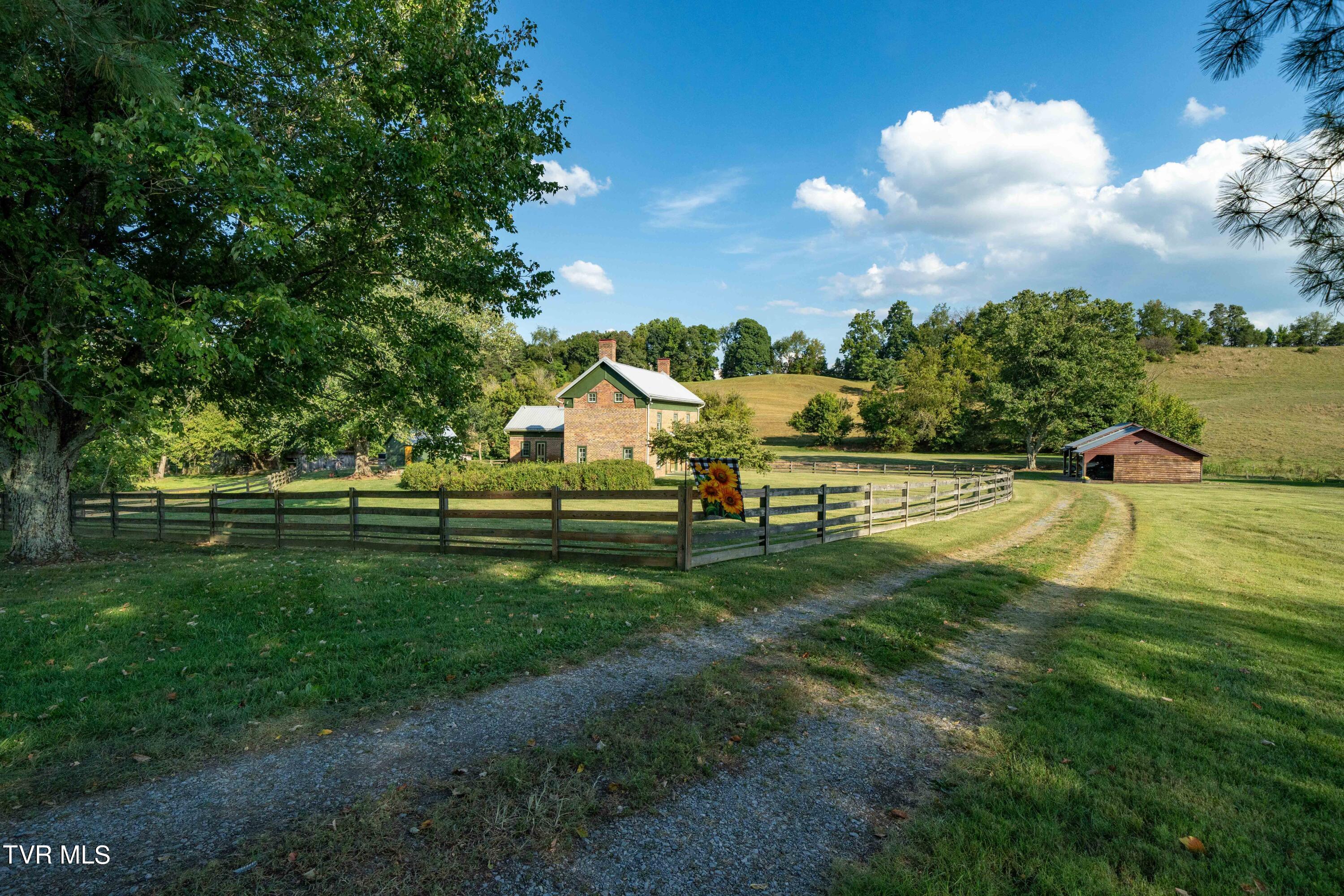 342 Glendale Road Limestone, TN 37681 - Photo 12 of 112 342 Glendale Rd (66 of 180)