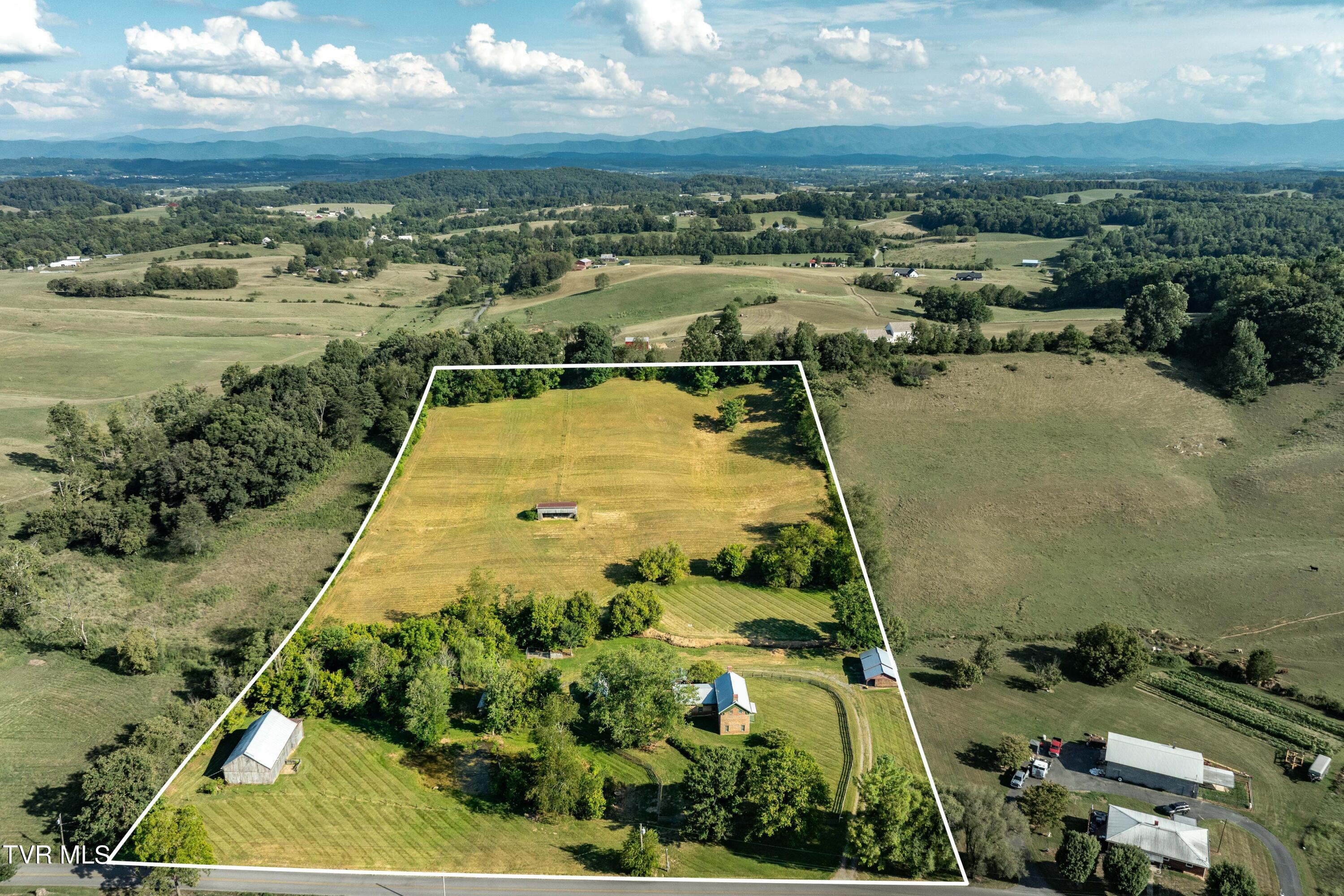 342 Glendale Road Limestone, TN 37681 - Photo 10 of 112 342 Glendale Rd (14 of 180)