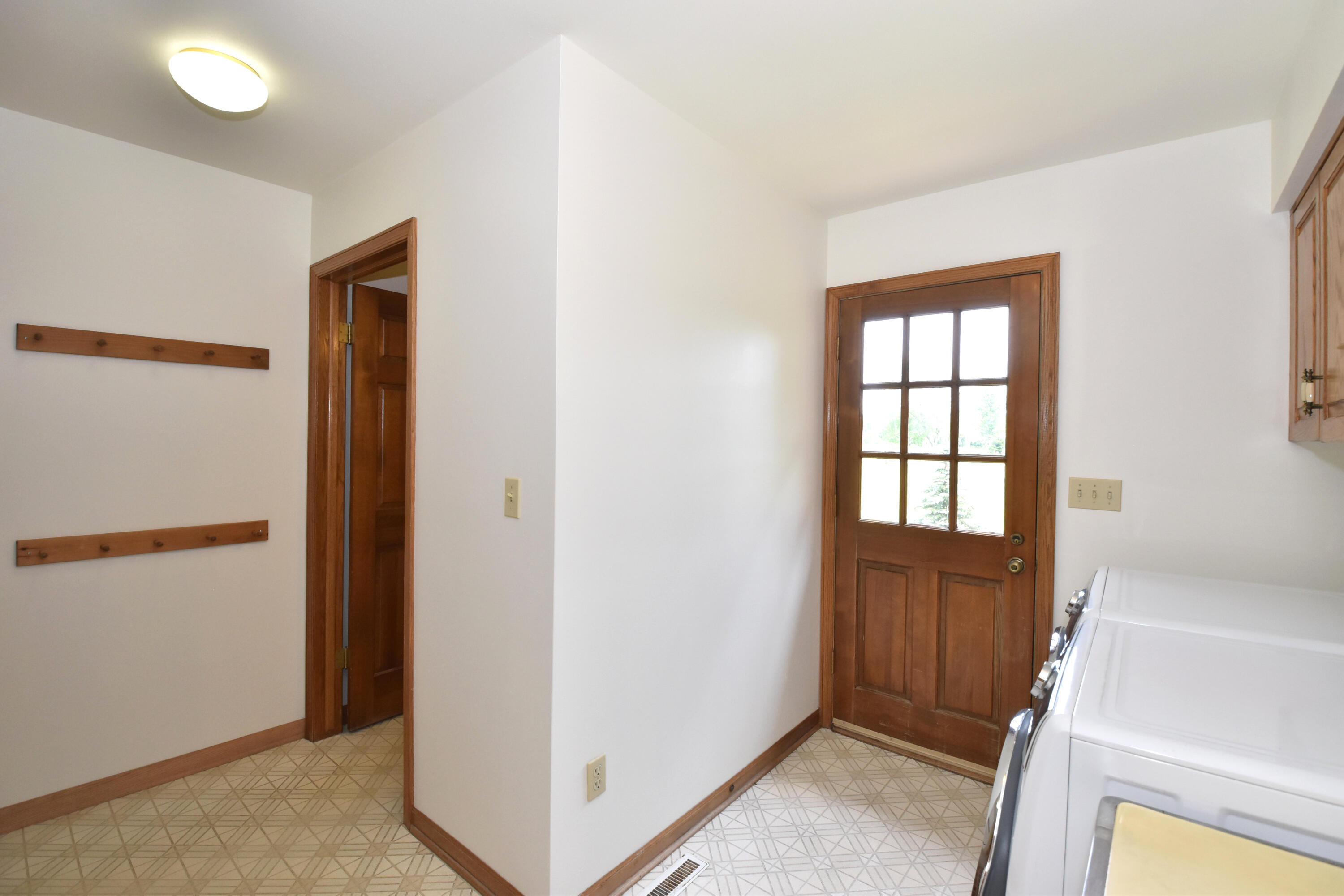 6515 Jessica Turn Caledonia, WI 53402 - Photo 25 of 59 Laundry