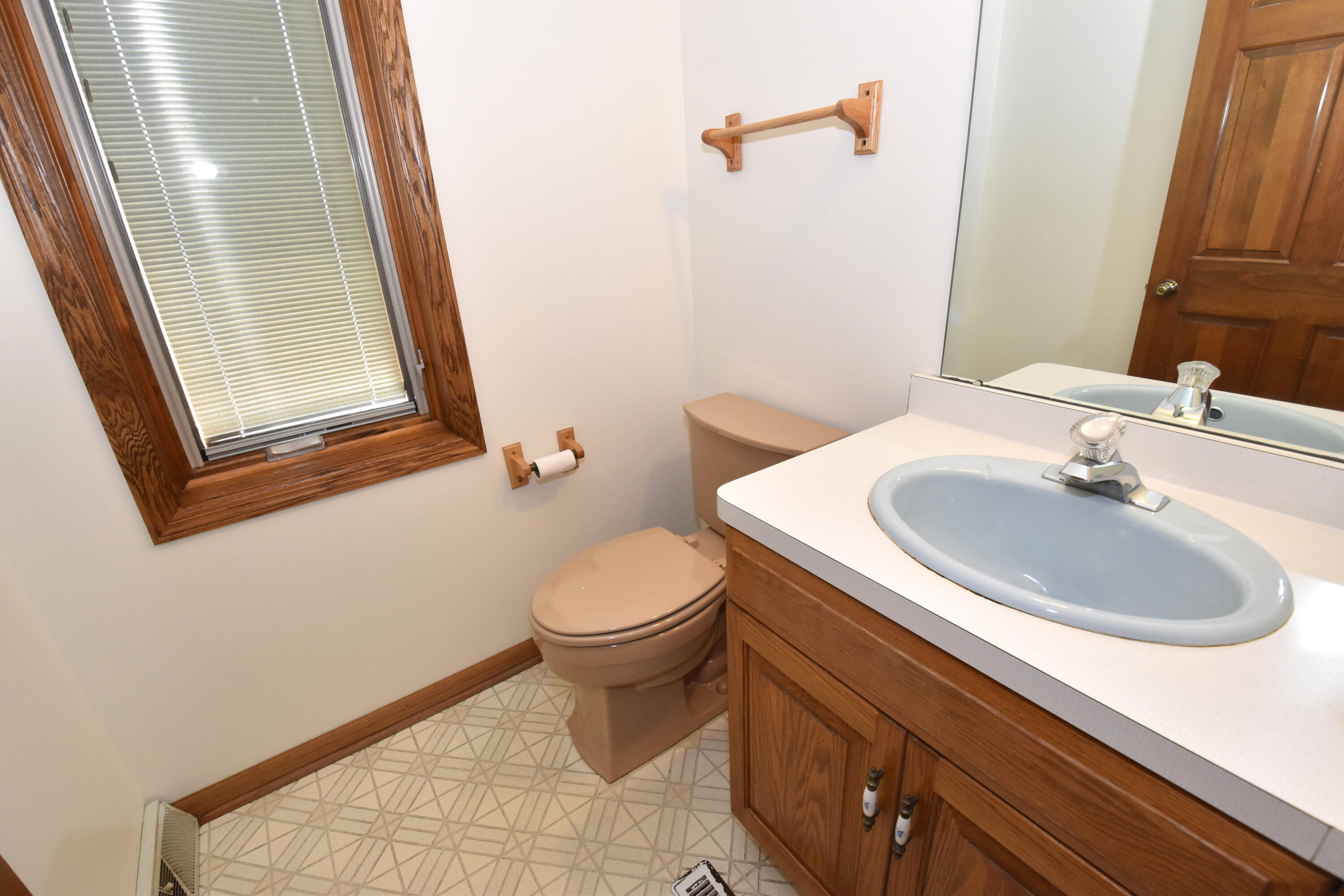 6515 Jessica Turn Caledonia, WI 53402 - Photo 26 of 59 Half Bath